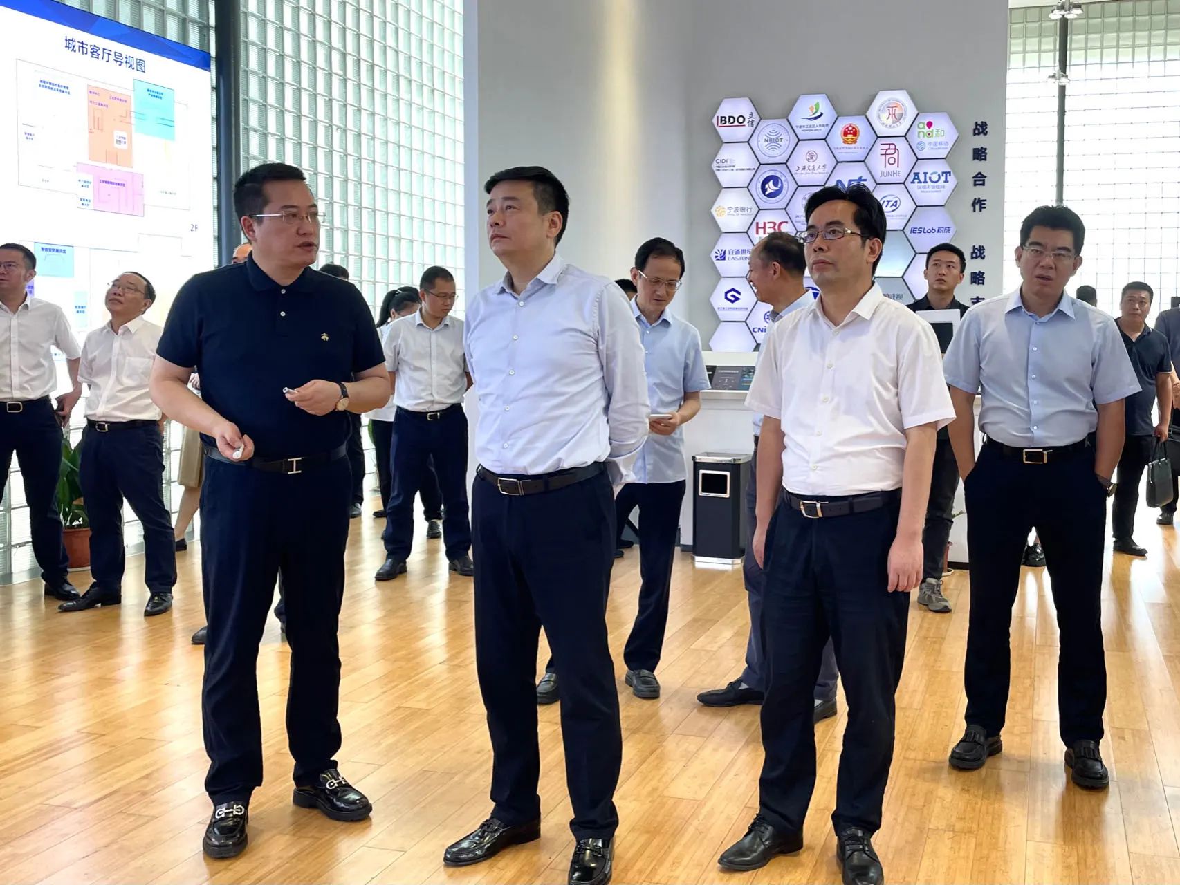 寧波市委副書(shū)記、市長(zhǎng)湯飛帆一行蒞臨柯力傳感考察調(diào)研